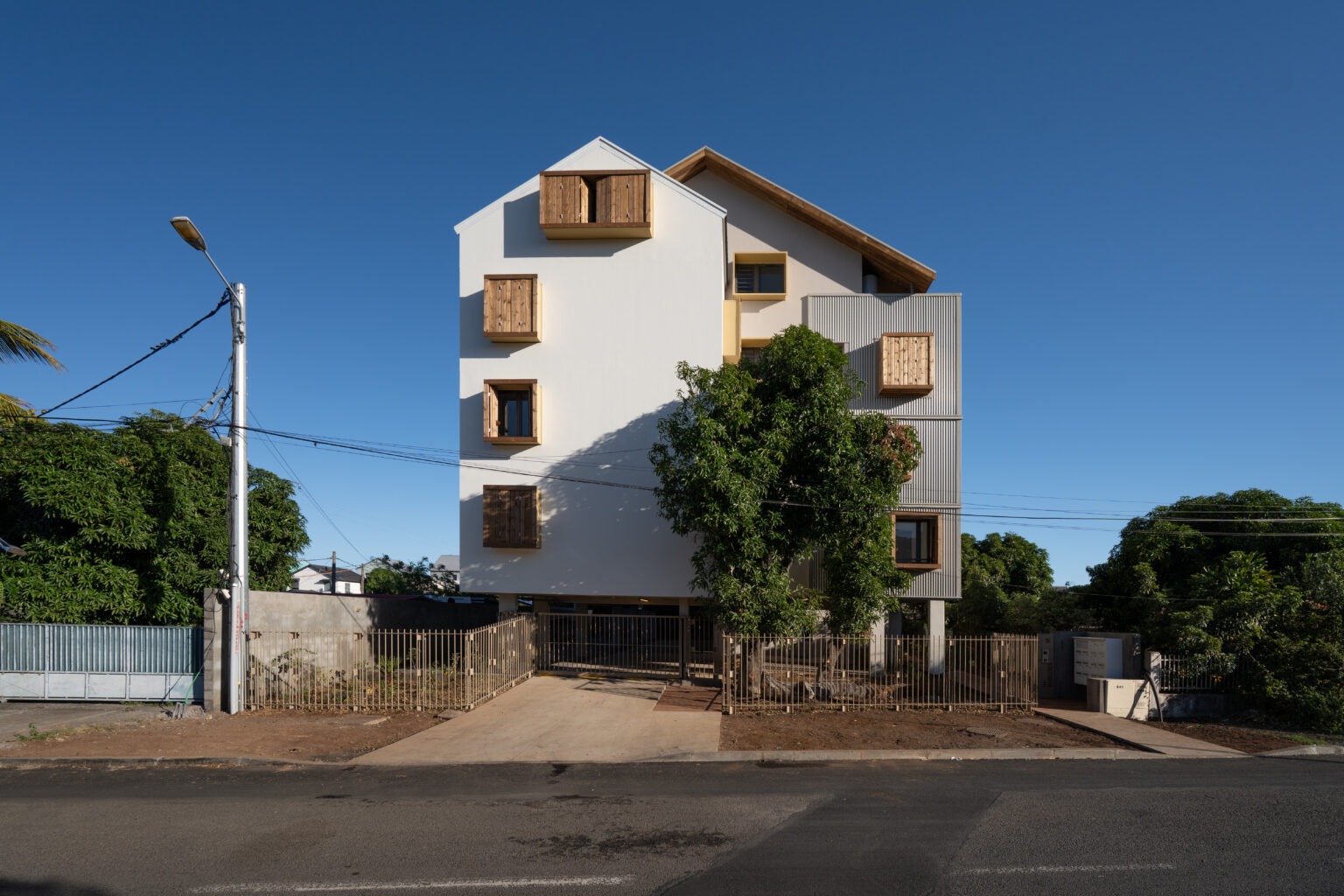 Les Madeleines livrées, pignon sur rue